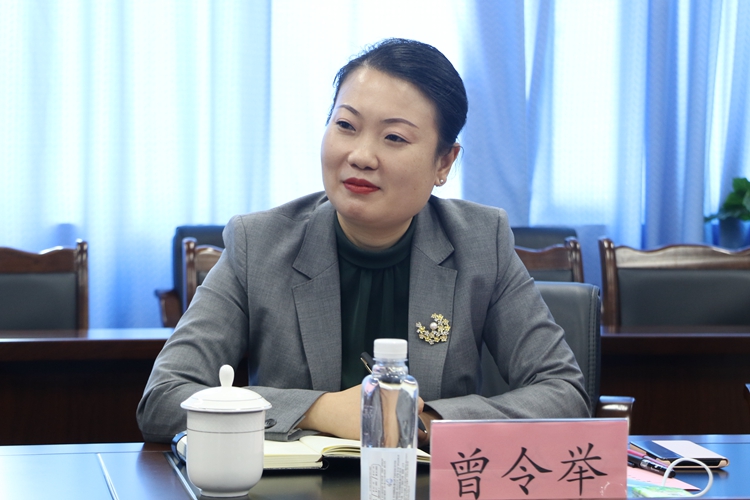 四川省委宣传部副部长高中伟一行来校调研