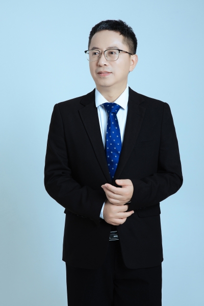 李国新 李国新