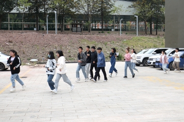 疏散演练 (3) 疏散演练 (3)