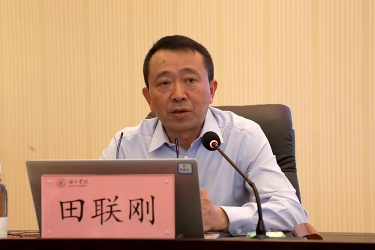 51b66f7cc3300291a750de5ecb2e661 51b66f7cc3300291a750de5ecb2e661