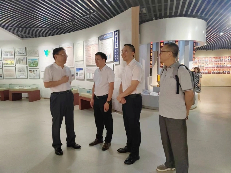 图片1 图片1