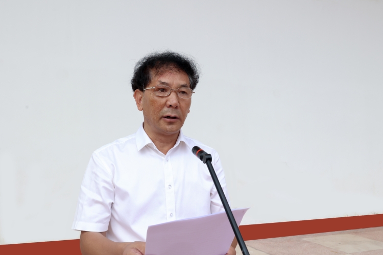 曲木伍各 曲木伍各