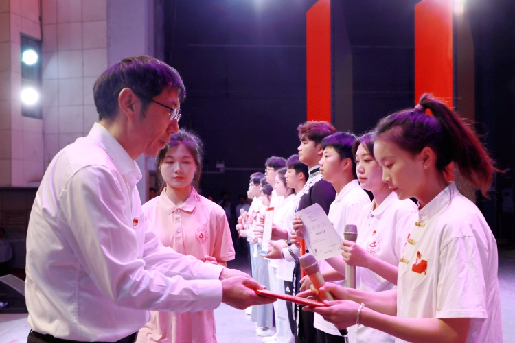 姚云成颁奖 (2)