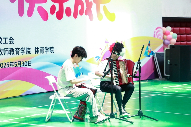 才艺表演 (4) 才艺表演 (4)