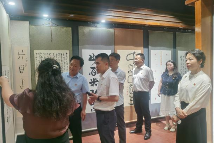 图片1 图片1